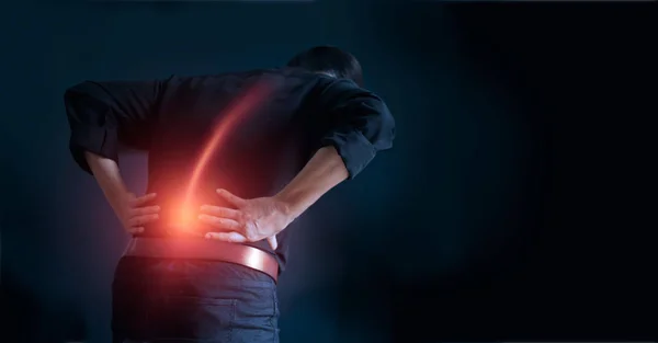 Hombre Que Sufre Dolor Espalda Causa Síndrome Oficina Sus Manos — Foto de Stock