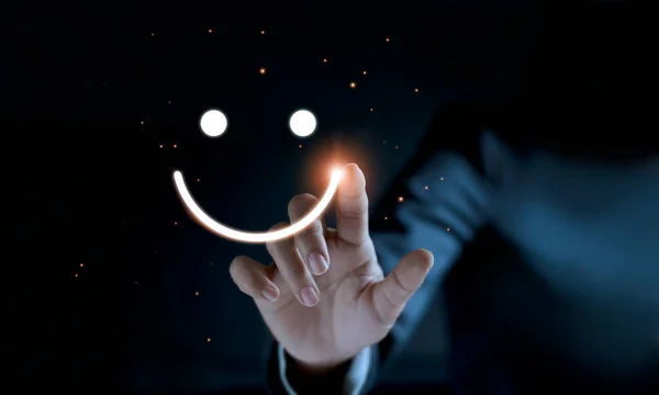 Dedo Del Hombre Negocios Tocando Dibujando Cara Emoticono Sonrisa Fondo — Foto de Stock