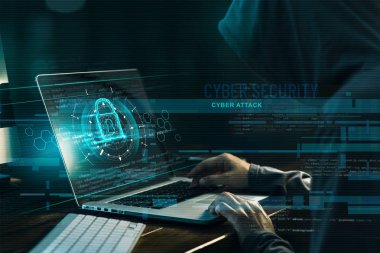 Siber güvenlik konsepti. İnternet suçu. Hacker dijital arayüzü sanal ekran karanlık dijital arka plan üzerinde kilit simgesi ile bir kod ve ağ üzerinde çalışıyor.