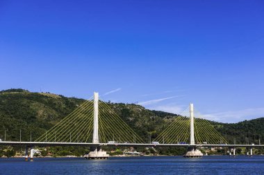 Anita Garibaldi köprüsü, Santa Catarina Brezilya 'nın güneyindeki Laguna şehrinde, 2815 metre uzunluğunda bir yapı.