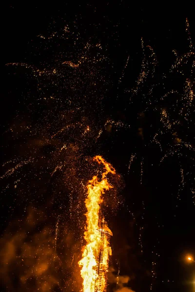 Haziran ayında Brezilya 'nın geleneksel festival ateşinin yanması, 