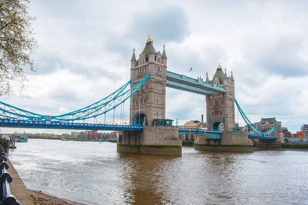 Tower Bridge Londres Resaltado Por Los Tonos Azul —  Fotos de Stock