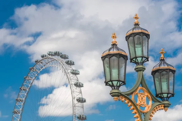 Lampe Der Westminster Bridge Mit Londonem Auge Hintergrund — Stockfoto