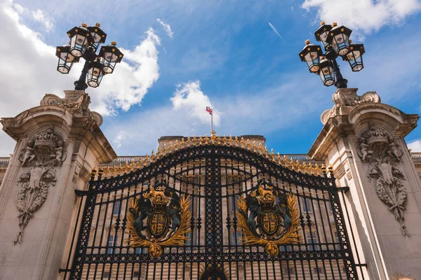 Luminarias, Arma, Buckingham Sarayı 'nın ana kapısı, Londra