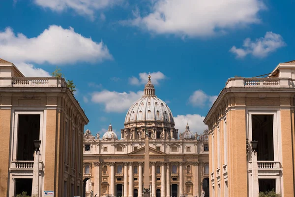 Szent Péter Tér Vatikánváros Templomának Kupolája — Stock Fotó