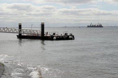 Tagus Nehri Lizbon 'dan geçiyor.