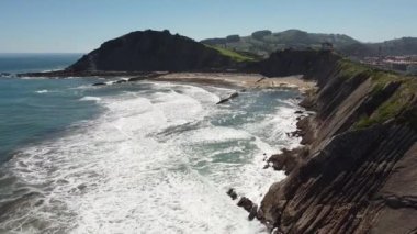 Sinek manzaralı Zumaia kıyıları