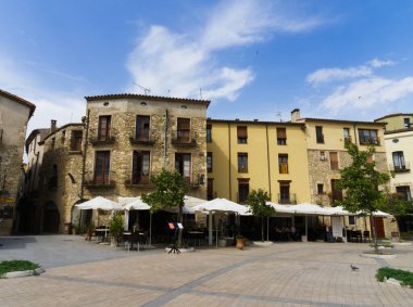 Girona 'daki ortaçağ Besalu köyü.