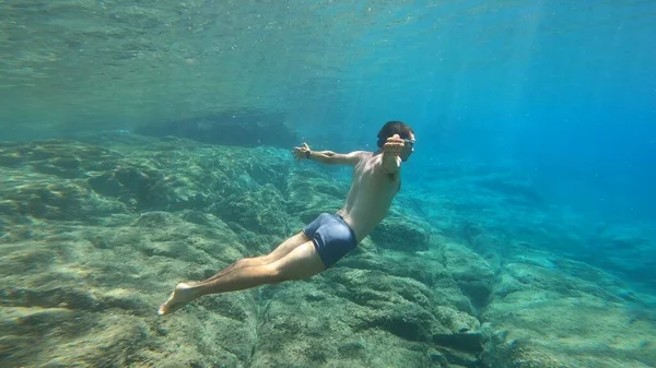 Jovem Snorkelling Costa Brava — Fotografia de Stock