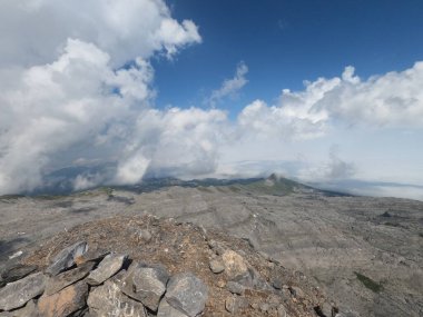 Pic Anie dağının tepesinden manzara