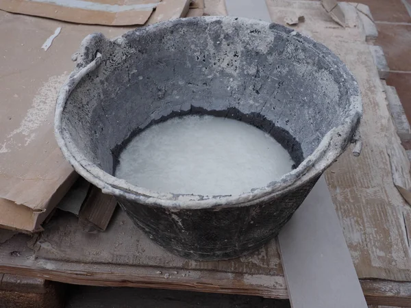 bir bina inşaatı aracı