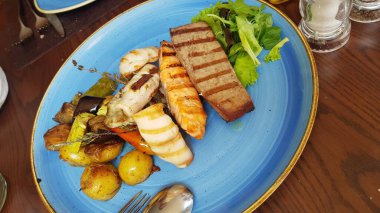 Farklı balık türlerinden tütün.