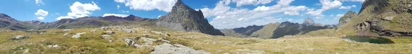 Blick Auf Den Berg Anayet Den Pyrenäen Mit Einem See — Stockfoto