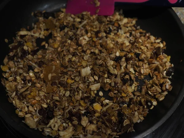 Hausgemachtes Müsli Mit Honig Backen — Stockfoto