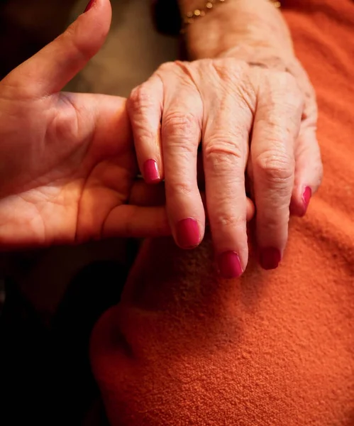 Obraz Paznokci Ręki Starszej Kobiety — Zdjęcie stockowe