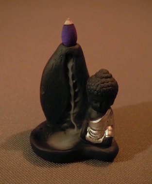 Tütsülenmiş siyah seramik Buddha