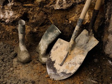 Bir çift Wellington botu ve birkaç maça.