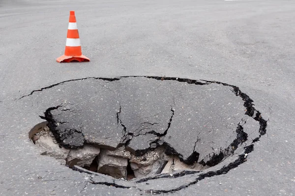 Deep Sinkhole Street City Orange Traffic Cone Dangerous Hole Asphalt — Stock Photo, Image