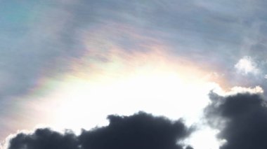 Fırtınanın bulutları, fırtınadan önceki gökyüzü, renkli bulutların arka planı, bir resim gibi..