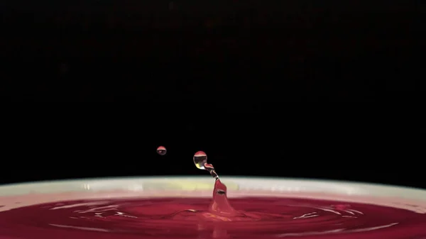 Roze Kleur Druppel Plons Water Vallende Emotie Bevriezen — Stockfoto