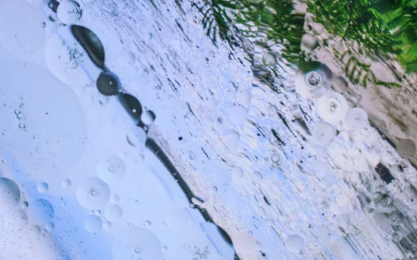 Gotas Água Óleo Fundo Colorido Água — Fotografia de Stock
