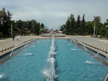 Batumi, Georgia- 4 Mayıs 2018: Şehir parkı çeşmesi güzelliği