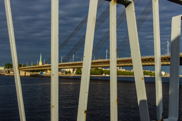 Riga Lettország 2019 Június Főváros Hídjának Látképe Felhős Napon — Stock Fotó