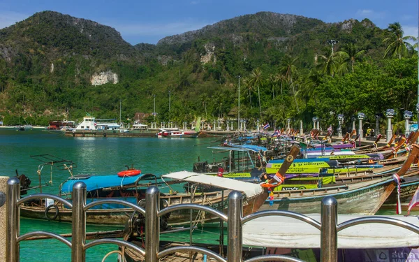 Phi Phi Adası, Tayland - 3 Nisan 2019: