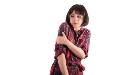 Omzunu Tutan Kadın Rahatsız Edici Bir Kişide