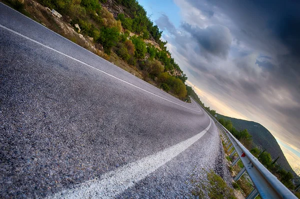 Lane Highway Road Sotto Cielo Nuvoloso — Foto Stock