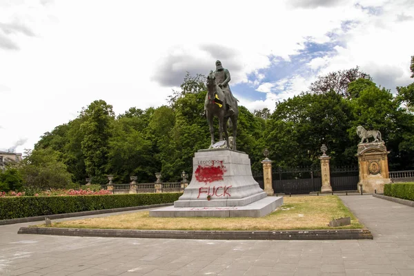 Siyahların Yaşamı Önemlidir, Kral II. Leopold 'un heykeli Belçika' da aktivistler tarafından tahrip edildi (Siyahi Yaşamlar önemlidir) koloni geçmişini kınayan. 