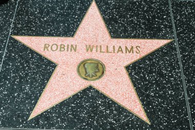 Yıldız, Hollywood 'da Ünlüler Yolu' ndaki aktör Robin Williams 'a adanmıştır. The Walk of Fame, Hollywood Bulvarı 'nda Los Angeles (Kaliforniya)' da bulunan ünlü bir kaldırımdır.