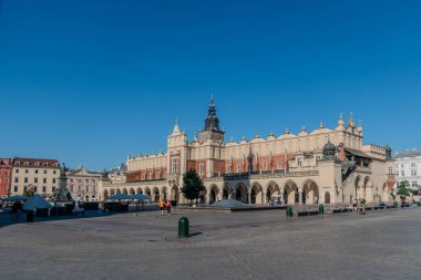 Krakow, Polonya, 5 Ağustos 2025. Ana Pazar Meydanı 'ndaki Kumaş Salonu.