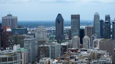 Montreal, QC / Kanada 6 / 26 / 2020: Montreal Kraliyet Chalet Dağı 'ndan gökyüzü manzarası