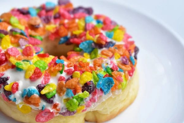 Lecker Und Schön Donut Bunte Cornflakes Donut Isoliert Weißer Hintergrund — Stockfoto