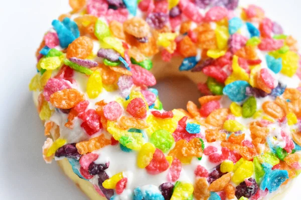 Lecker Und Schön Donut Bunte Cornflakes Donut Isoliert Weißer Hintergrund — Stockfoto