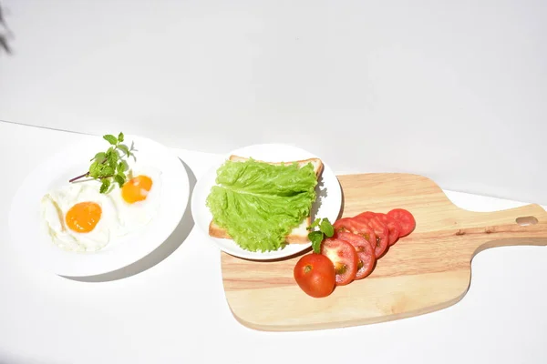 Healthy Breakfast Meal Sandwiches Fried Eggs Tomato Slice Salad Mint — Stock Photo, Image