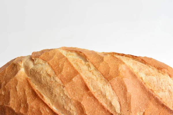 在白色背景 烘焙中分离的面包 — 图库照片