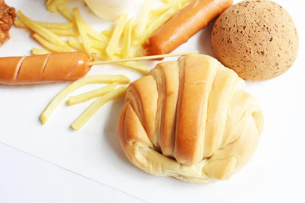 Gustoso Delizioso Tavolo Colazione Piatto Croissant Dolce Pollo Amico Pane — Foto Stock