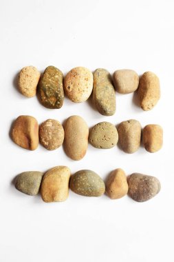 Soyut taş çerçevesi beyaz zemin, düz zemin, üst görünüm, kaplıca, huzur, rahatlama, meditasyon, antik konsept, hafıza, vintage, coğrafya, keşif, geleneksel berduş tarzı, bohem