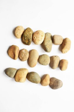 Soyut taş çerçevesi beyaz zemin, düz zemin, üst görünüm, kaplıca, huzur, rahatlama, meditasyon, antik konsept, hafıza, vintage, coğrafya, keşif, geleneksel berduş tarzı, bohem