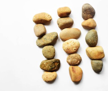 Soyut taş çerçevesi beyaz zemin, düz zemin, üst görünüm, kaplıca, huzur, rahatlama, meditasyon, antik konsept, hafıza, vintage, coğrafya, keşif, geleneksel berduş tarzı, bohem