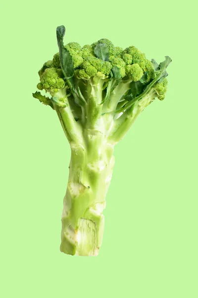花椰菜分离于淡绿色背景 无阴影 绿色花椰菜分离 健康食品 — 图库照片