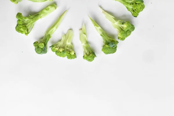 Μπρόκολο Απομονωμένο Λευκό Φόντο Πράσινο Κουνουπίδι Απομονωμένο Vegan Λαχανικά Μαγείρεμα — Φωτογραφία Αρχείου