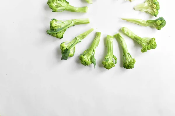 Broccoli Geïsoleerd Witte Achtergrond Groene Bloemkool Geïsoleerd Veganistisch Groenten Koken — Stockfoto