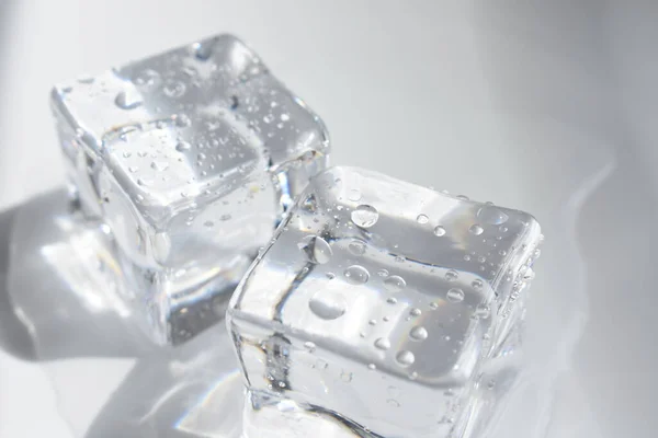 Transparente Eiswürfel Grauer Farbe Isoliert Weißer Hintergrund Kristall — Stockfoto