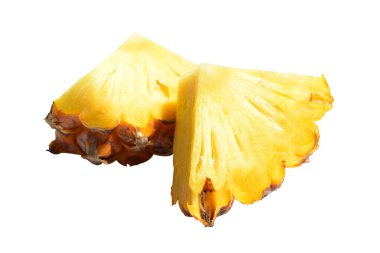 Turuncu ananas dilimleri / yarısı / parçaları beyaz arkaplanda izole edilmiş, gölgesi yok