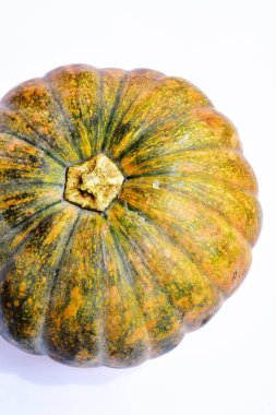 Beyaz arka planda izole edilmiş balkabağı, Cadılar Bayramı balkabağı, sonbahar arka planı, Şükran Günü balkabağı