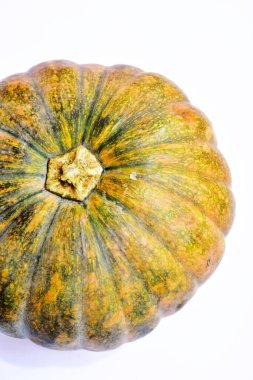 Beyaz arka planda izole edilmiş balkabağı, Cadılar Bayramı balkabağı, sonbahar arka planı, Şükran Günü balkabağı