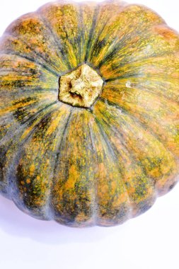 Beyaz arka planda izole edilmiş balkabağı, Cadılar Bayramı balkabağı, sonbahar arka planı, Şükran Günü balkabağı